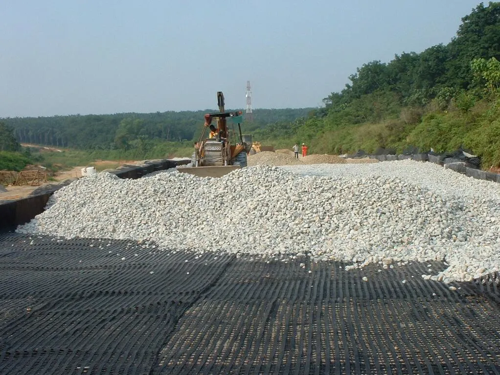 Rodovias / Ferrovias / Aeroportos Fibra de vidro Geotextil Geogrid Bitumeno revestido Fibra de vidro Geogrid 5
