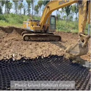 Geocélulas estabilizadas de inclinação de texturas perforadas de HDPE preto geocélulas geocélulas para engenharia civil 2