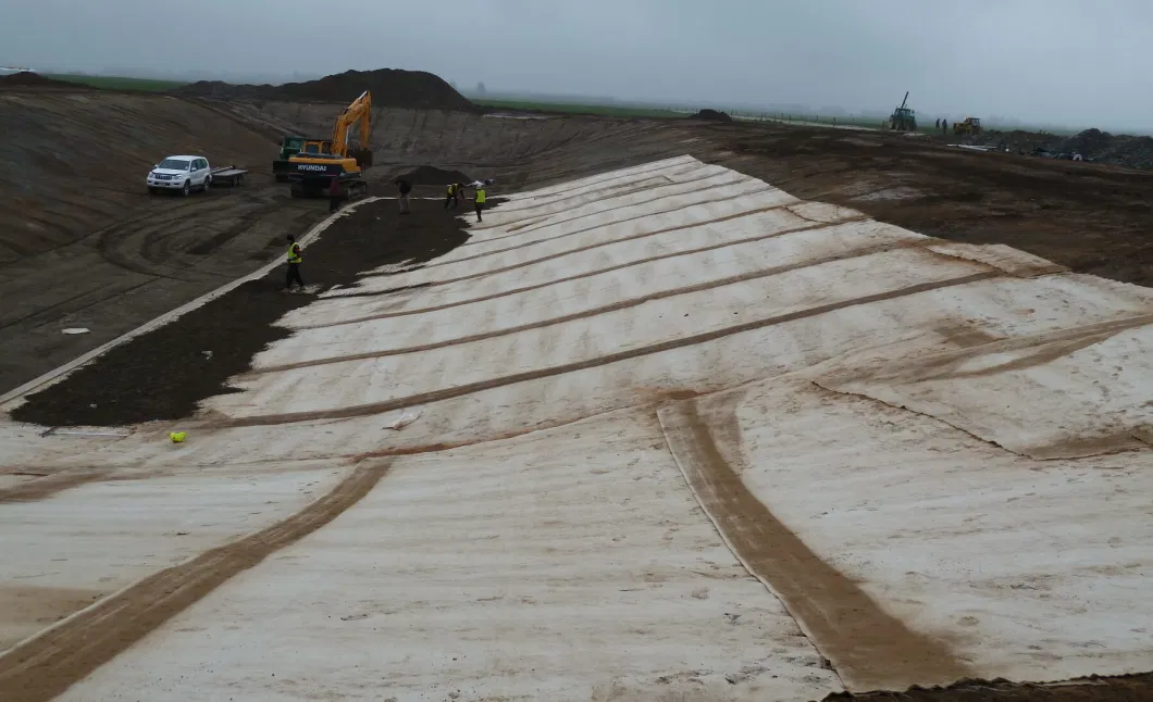 Bentonito Composto Coberta Impermeável Liner de argila geossintética Coberta de bentonita Liner de argila geossintética Preço 1