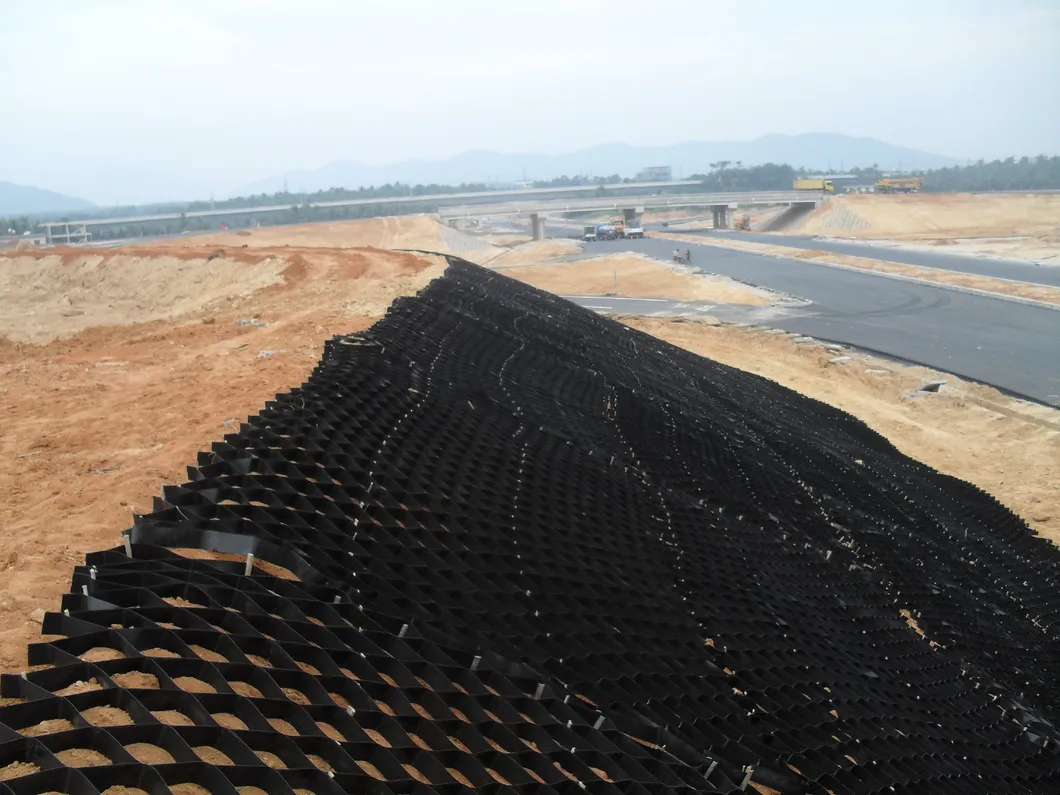 Geocell de alta celulose de confinamento de sistema de fenda de mel Geocell de HDPE para estrada Fundação Proteção de inclinação Parque de estacionamento Parede de retenção 8