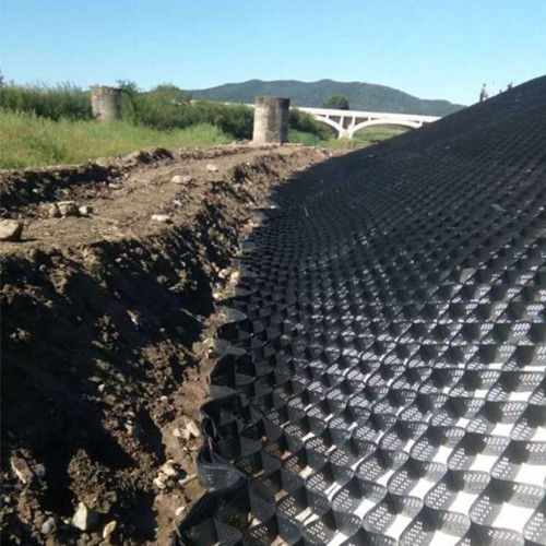 Geocell de plástico liso HDPE texturizado de 1,1 mm a 1,8 mm de espessura para estrada
