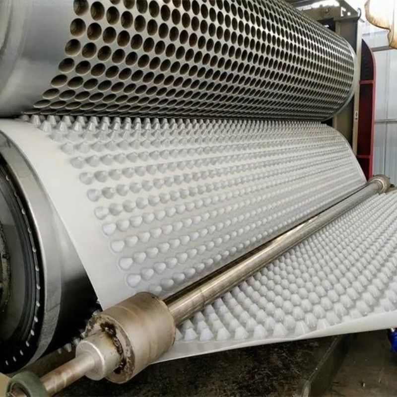Projeto de verdura de membrana de drenagem de covinhas PVC Tabuleiro de drenagem de covinhas perfurado Trabalho de base Solução de água Solução de água