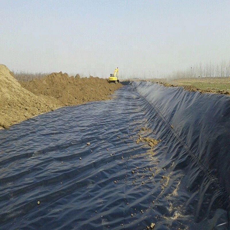 Geomembranas de polietileno de alta densidade (HDPE) revestimentos negros resistentes aos raios UV revestimento de lagoa de polietileno para contenção de aterros sanitários 1,5 mm espessura Geomembrana 500N resistência à tração