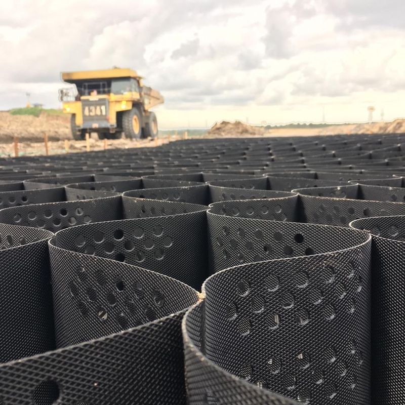 Grade de pavimentação de geocélula plástica Geocélula HDPE preta para reforço de subsolo macio Estabilizador de cascalho Geocélula na construção de estradas