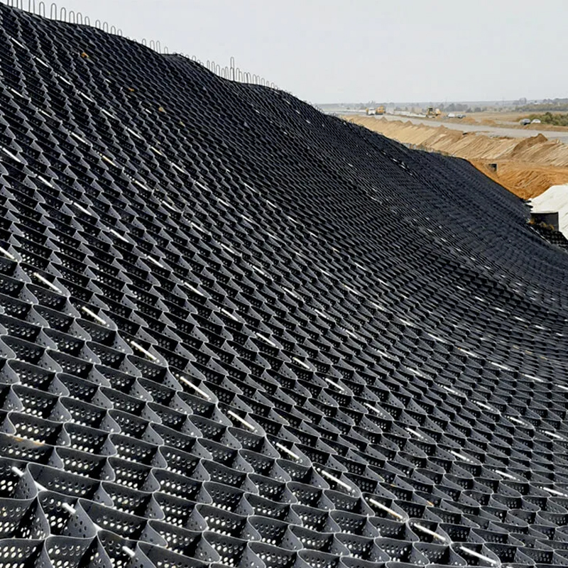 Rede de plástico biaxial de alta resistência à tração ¥ 30kN/m Grelha geográfica de PP/PET preta para reforço do solo e estabilização da base da estrada