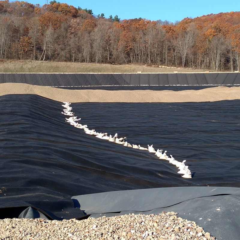 Preço de fábrica 100% Polietileno Virgem de Alta Densidade Geomembrana HDPE lisa e texturizada à prova d'água e anti-infiltração para lagoa de aterro, mineração, barragem, lago de água e revestimento de lagoa